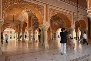 Da Delhi: tour della città di Jaipur in auto privata