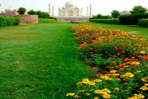 From Delhi: Luxury 2 Days Taj Mahal Tour By Car