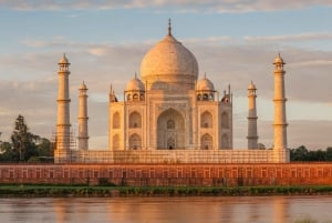 Depuis Delhi : Mathura et Agra Taj Mahal avec visite de Varanasi