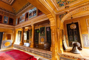 Vanuit Delhi: Rondleiding met gids door Mandawa met de auto