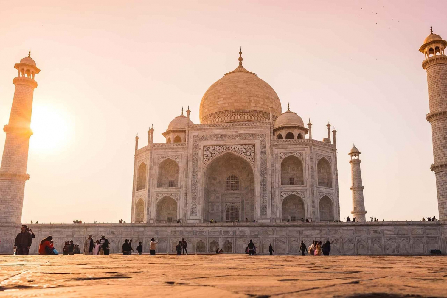 De Delhi : Visite du Taj Mahal et de la ville d'Agra en voiture (nuit)