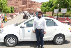 Depuis Delhi : visite nocturne du Taj Mahal et de la ville d'Agra en voiture