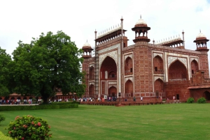 Från Delhi: Övernattningstur till Taj Mahal med supersnabbtåg