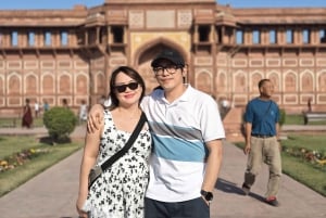 Delhi: Privat tur ved solopgang til Taj Mahal og elefantreservat