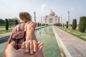 Delhistä: All Inclusive Taj Mahal & Agra -kierros 5*lounaalla