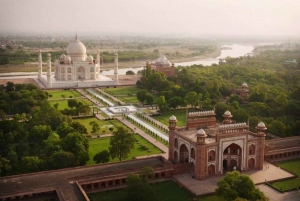 Au départ de Delhi : excursion d'une journée au Taj Mahal en train Gatimaan à grande vitesse