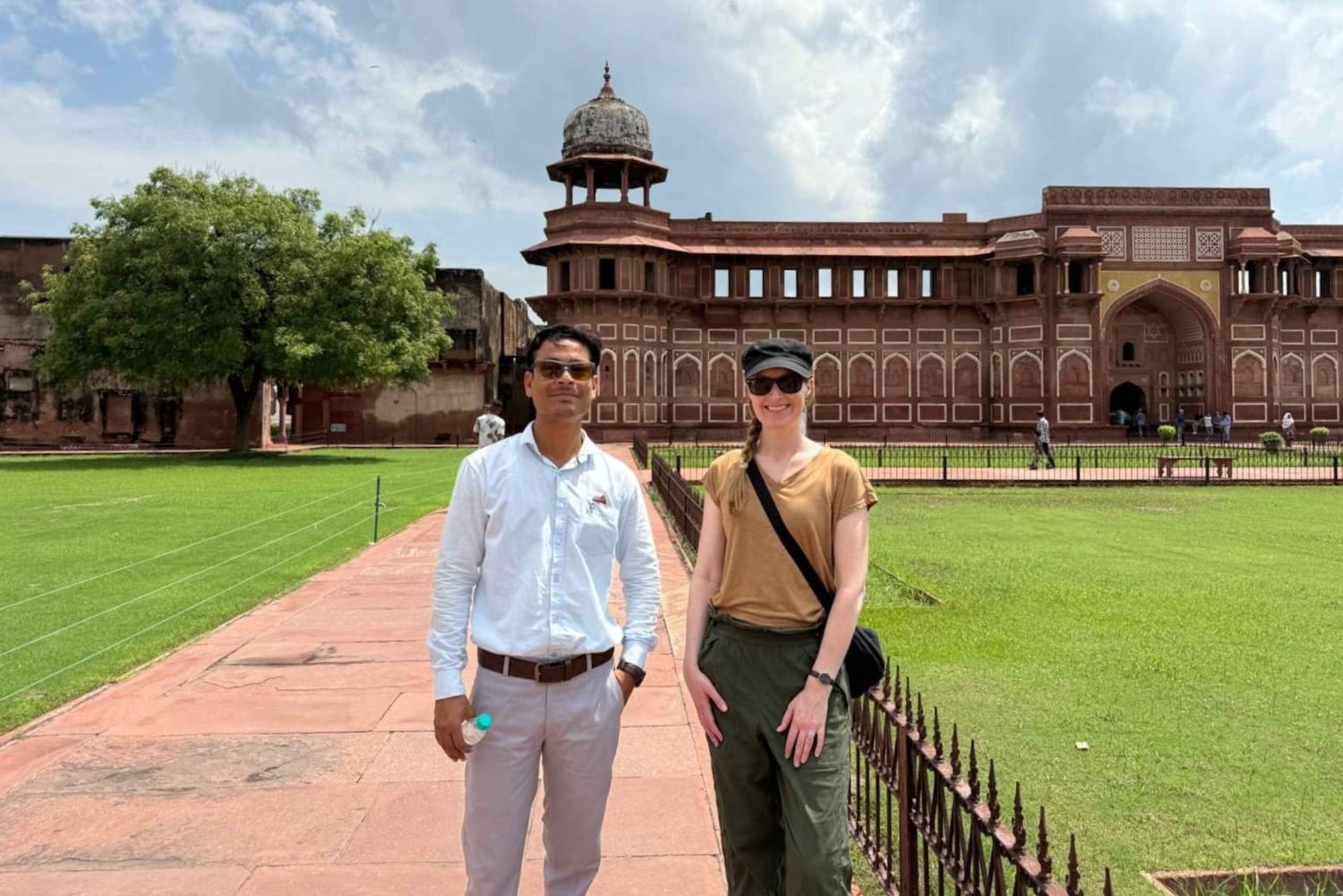 From Delhi: Private Taj Mahal and Agra Day Trip by Train