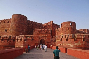 Depuis Delhi : Excursion privée d'une journée au Taj Mahal en train super rapide