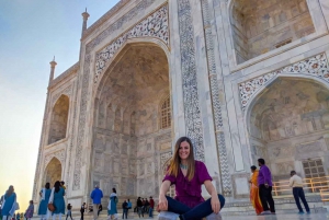 Au départ de Delhi : excursion privée au lever du soleil sur le Taj Mahal et au fort d'Agra