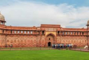 Delhistä: Yksityinen Tajmahal & Agra Tour Gatimaan junalla