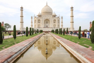 Von Delhi aus: Privater Ausflug zum Taj Mahal, Mathura und Vrindavan