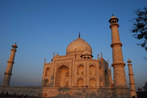 Von Delhi aus: Privater Ausflug zum Taj Mahal, Mathura und Vrindavan