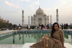 Desde Delhi: Excursión al Taj Mahal en el mismo día en coche con chófer