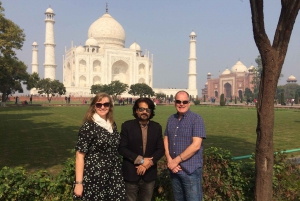 Depuis Delhi : Visite du Taj Mahal en voiture avec chauffeur le même jour