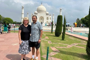 Vanuit Delhi: Taj Mahal-tour op dezelfde dag met traditionele kleding