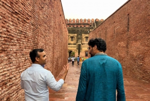 Fra Delhi: Taj Mahal-tur samme dag med traditionel påklædning