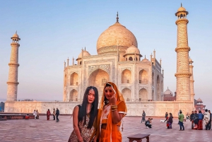 Från Delhi: Dagsutflykt till Taj Mahal, Röda fortet och Baby Taj