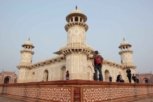 Fra Delhi: Samme dagstur til Taj Mahal, Red Fort & Baby Taj