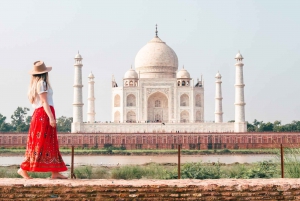 Z Delhi: Wycieczka o wschodzie słońca do Tadż Mahal, Agry i Fatehpur Sikri