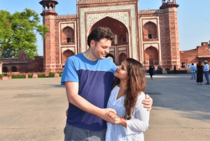 From Delhi: Sunrise Taj Mahal, Agra Fort & Baby Taj Day Tour