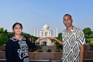 From Delhi: Sunrise Taj Mahal, Agra Fort & Baby Taj Day Tour
