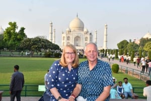 From Delhi: Sunrise Taj Mahal, Agra Fort & Baby Taj Day Tour