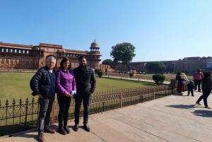 Au départ de Delhi : Sunrise Taj Mahal & Agra Tour en voiture privée