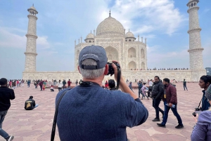 Delhi: Taj Mahal og Agra Fort soloppgangstur med transport