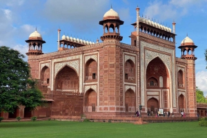 Von Delhi: Sunrise Taj Mahal Tour nach Agra