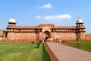 Fra Delhi: Taj Mahal 1-dags guidet tur med Superfast Train