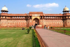 Из Дели: Тадж-Махал и город Агра Частная экскурсия на внедорожнике