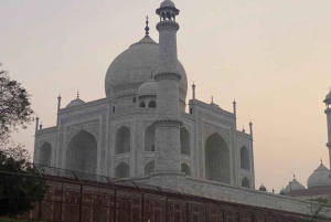 Из Дели: Тадж-Махал и город Агра Частная экскурсия на внедорожнике