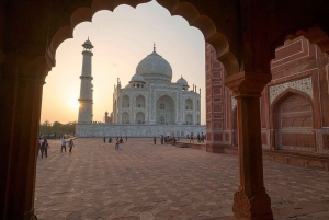 Fra Delhi: Taj Mahal & Agra City Tour med Gatiman-toget