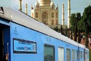 Vanuit Delhi: Taj Mahal & Agra Stadsrondleiding per Gatiman Trein