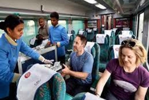 Desde Delhi: tour de la ciudad del Taj Mahal y Agra en tren Gatiman