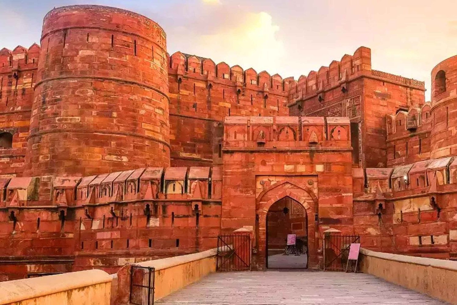 Delhistä: Taj Mahal Agra -päiväretki supernopealla junalla