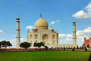 Depuis Delhi : Excursion d'une journée au Taj Mahal et à Agra en voiture avec chauffeur