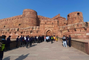 Depuis Delhi : Excursion d'une journée au Taj Mahal et à Agra en train Gatimaan