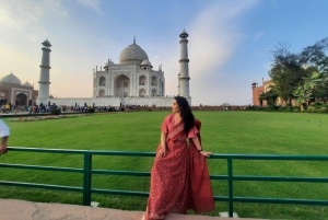 Depuis Delhi : Excursion d'une journée au Taj Mahal et à Agra en train Gatimaan