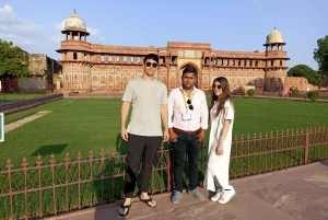 Von Delhi: Taj Mahal & Agra Tagestour mit dem Gatimaan-Zug