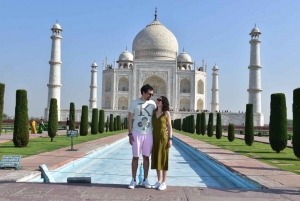 Desde Delhi: Excursión de un día al Taj Mahal y al Fuerte de Agra en tren superrápido