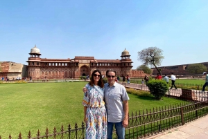 Desde Delhi: Excursión de un día al Taj Mahal y al Fuerte de Agra en tren superrápido