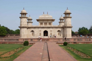 Vanuit Delhi: Dagtrip Taj Mahal & Agra Fort met de sneltrein