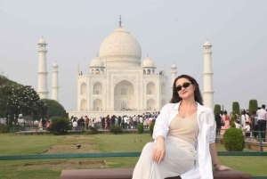 Delhistä: Taj Mahal, Agran linnoitus ja elefanttikeskus -päiväretki