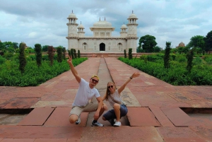 From Delhi: Taj Mahal, Agra Fort, Fatehpur Sikri 2-Day Tour