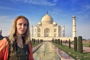 From Delhi: Taj Mahal Agra Fort & Fatehpur Sikri with Lunch