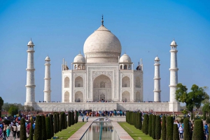 From Delhi: Taj Mahal, Agra Fort & Fatehpur Sikri Day Trip