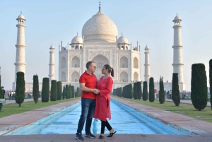 Von Delhi: Taj Mahal & Agra Fort Tour mit dem Expresszug