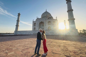 Von Delhi: Taj Mahal & Agra Fort Tour mit dem Expresszug
