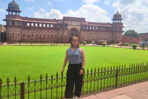 デリー発：タージマハル＆アグラのプライベート1日ツアー（5つ星のランチ付き）